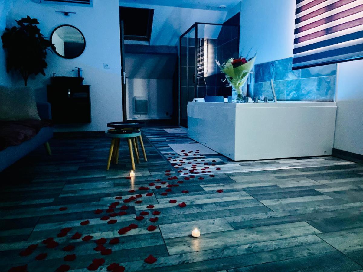 La Bulle De Romance - Love Room Tigy Екстер'єр фото