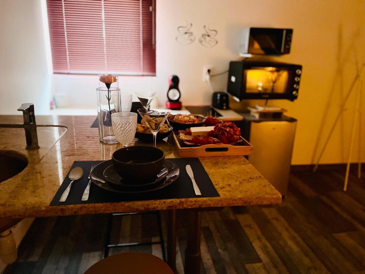 La Bulle De Romance - Love Room Tigy Екстер'єр фото